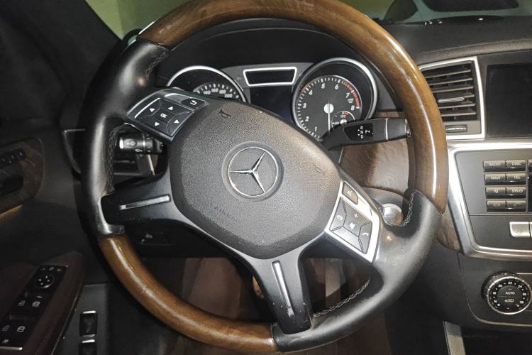 Used Mercedes-Benz GL-Class 2013 GL 500 4MATIC Steering Wheel