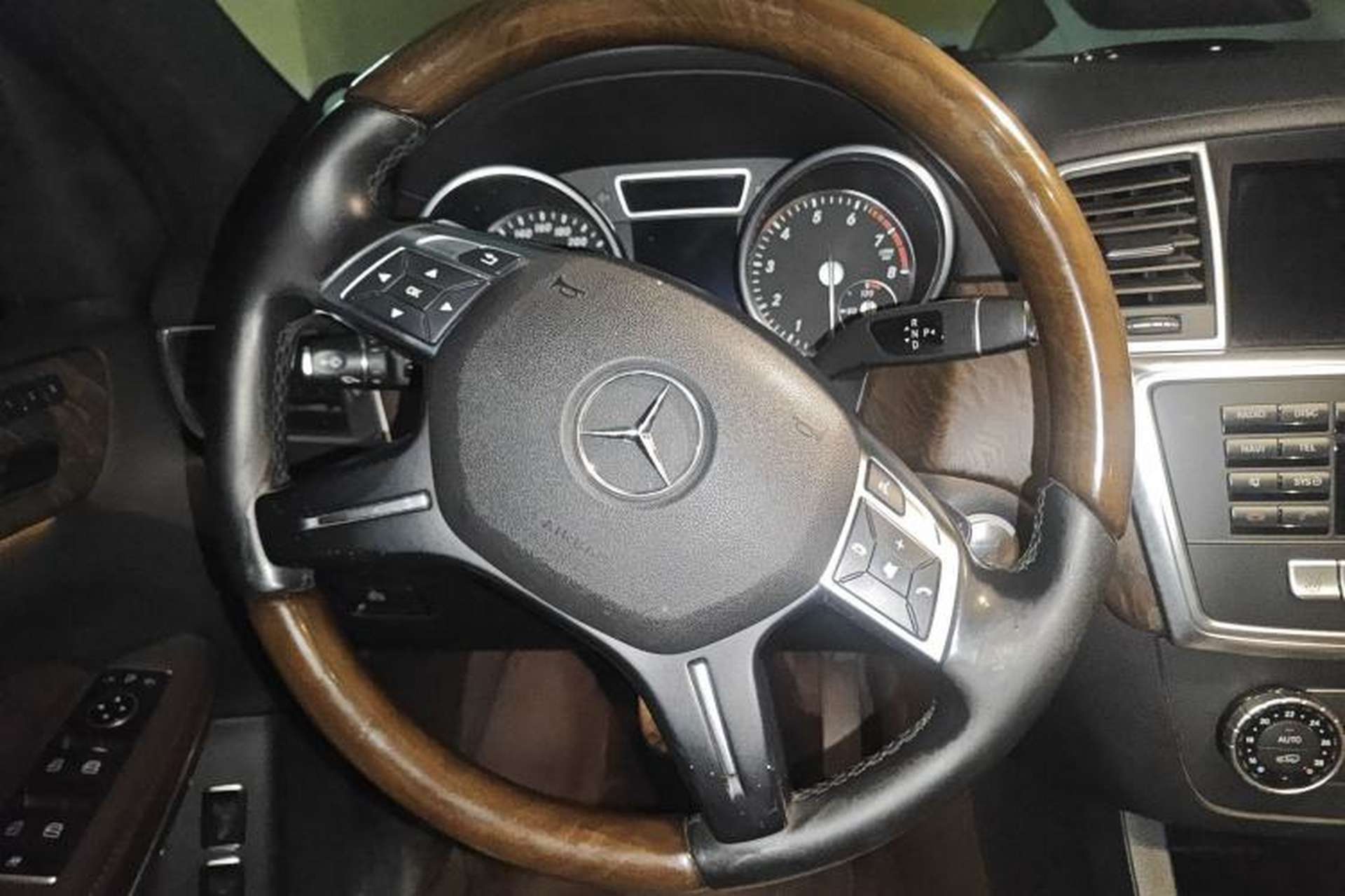 Used Mercedes-Benz GL-Class 2013 GL 500 4MATIC Steering Wheel