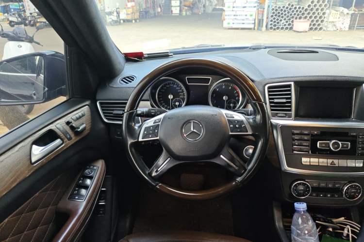 Used Mercedes-Benz GL-Class 2013 GL 500 4MATIC Steering Wheel