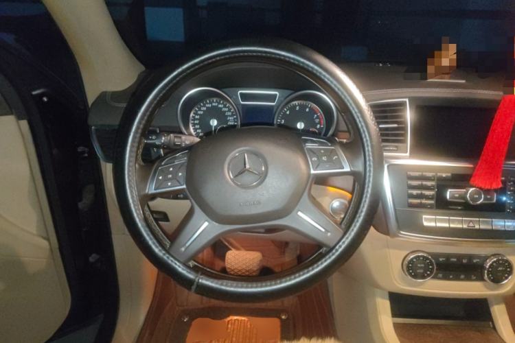 Used Mercedes-Benz GL-Class 2013 GL 500 4MATIC Steering Wheel