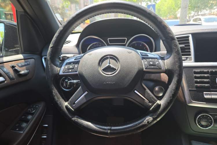 Used Mercedes-Benz GL-Class 2013 GL 500 4MATIC Steering Wheel