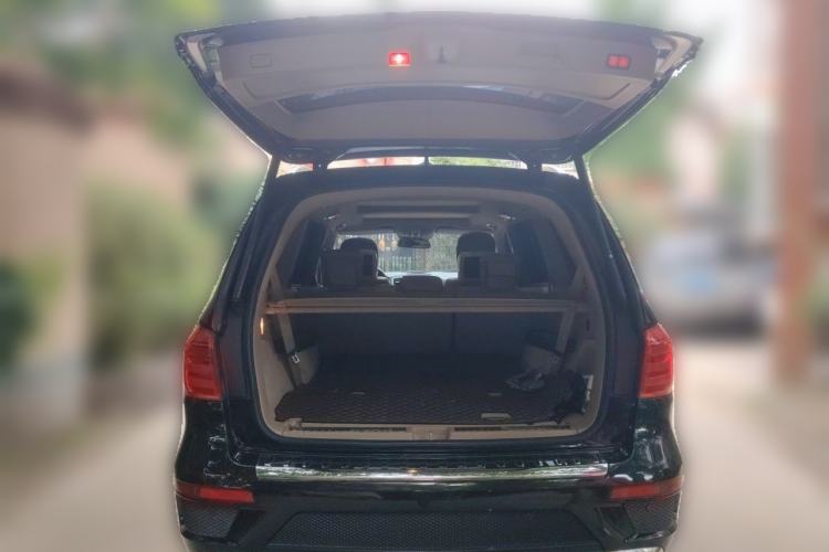 Used Mercedes-Benz GL-Class 2013 GL 500 4MATIC Trunk