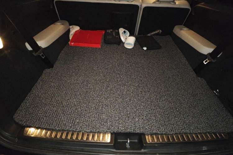 Used Mercedes-Benz GL-Class 2013 GL 500 4MATIC Trunk