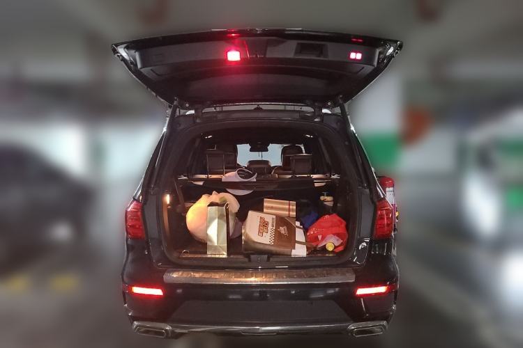 Used Mercedes-Benz GL-Class 2013 GL 500 4MATIC Trunk