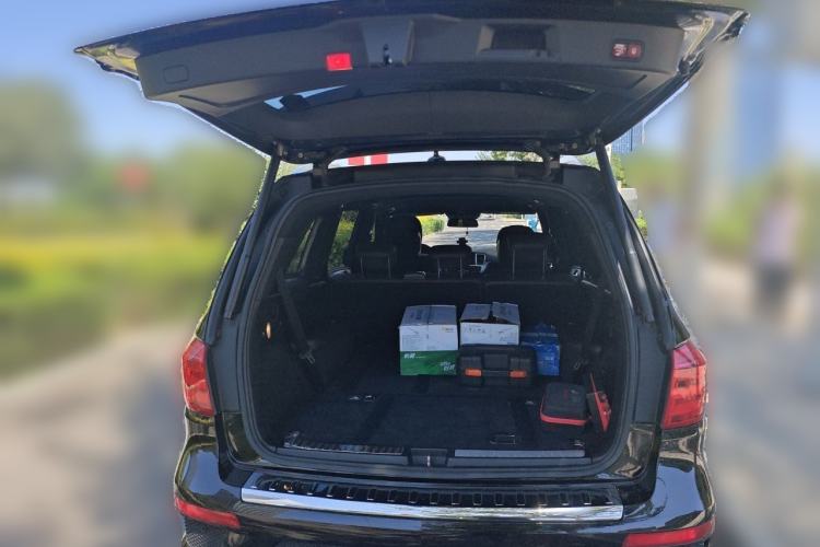 Used Mercedes-Benz GL-Class 2013 GL 500 4MATIC Trunk