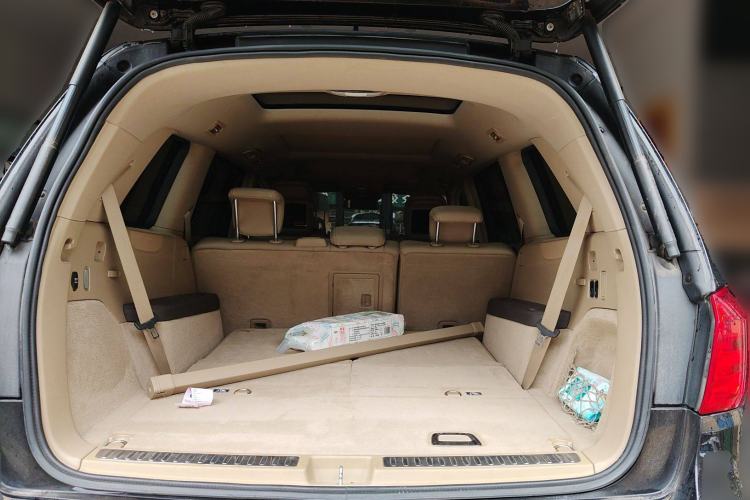 Used Mercedes-Benz GL-Class 2013 GL 500 4MATIC Trunk