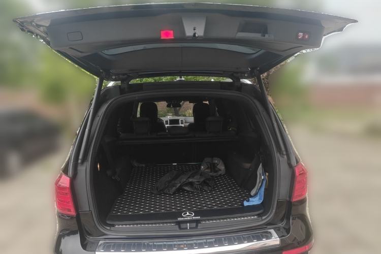 Used Mercedes-Benz GL-Class 2013 GL 500 4MATIC Trunk