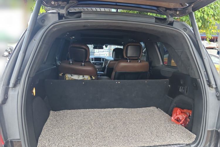 Used Mercedes-Benz GL-Class 2013 GL 500 4MATIC Trunk