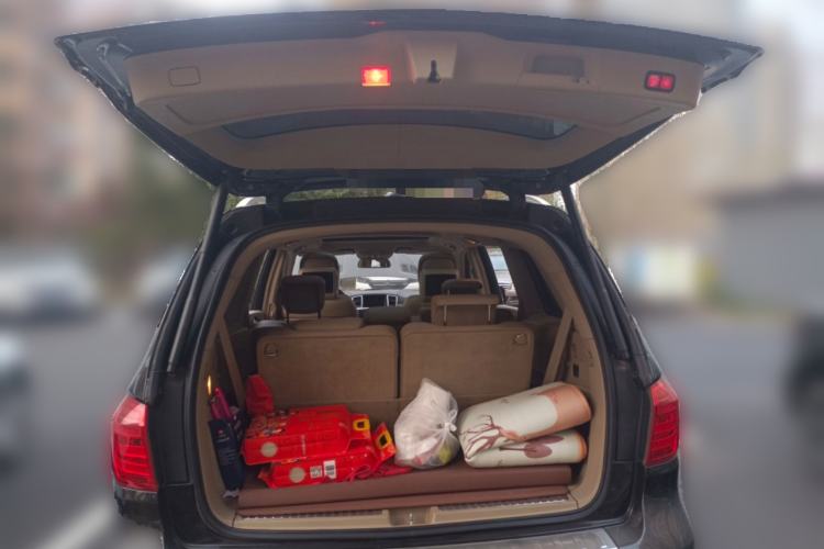 Used Mercedes-Benz GL-Class 2013 GL 500 4MATIC Trunk