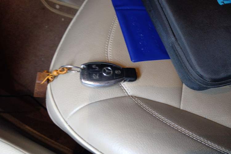 Used Mercedes-Benz GL-Class 2013 GL 500 4MATIC Vehicle Key