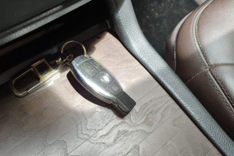 Used Mercedes-Benz GL-Class 2013 GL 500 4MATIC Vehicle Key