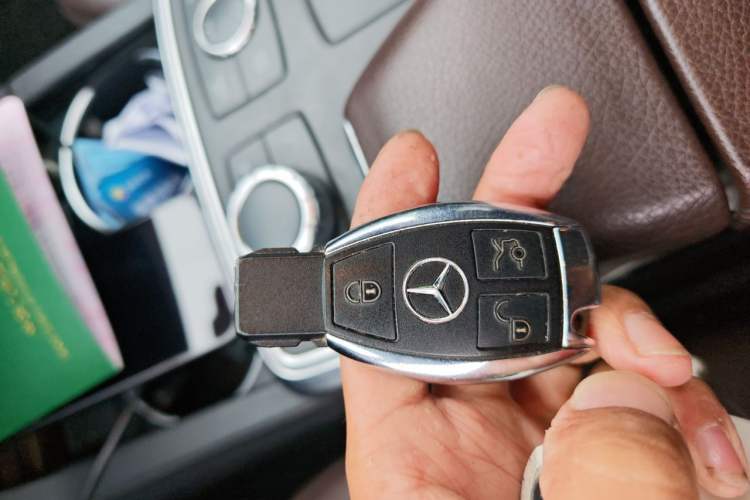 Used Mercedes-Benz GL-Class 2013 GL 500 4MATIC Vehicle Key