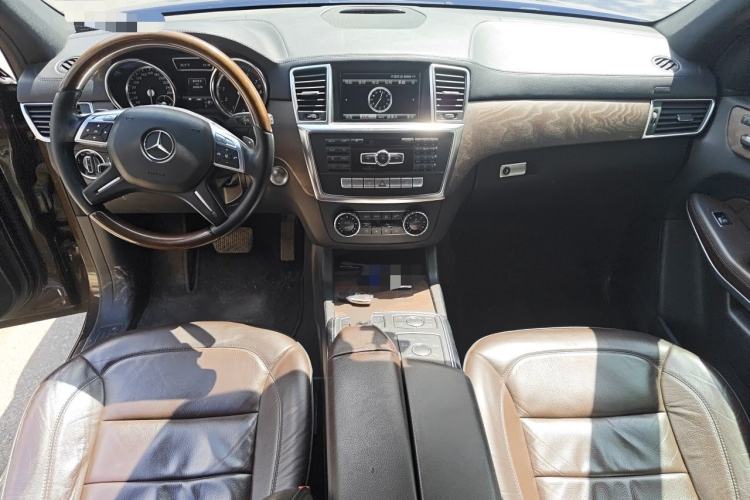 Used Mercedes-Benz GL-Class 2013 GL 500 4MATIC Center Console