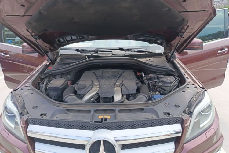 Used Mercedes-Benz GL-Class 2013 GL 500 4MATIC Engine Bay