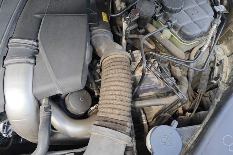 Used Mercedes-Benz GL-Class 2013 GL 500 4MATIC Engine Bay Left
