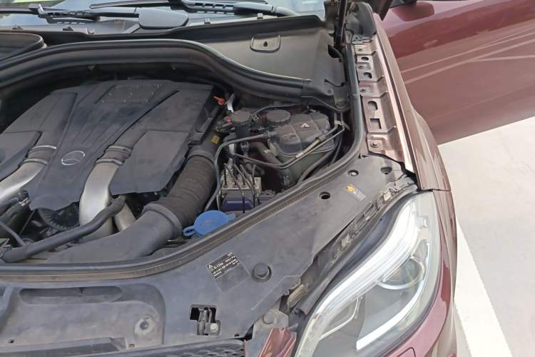 Used Mercedes-Benz GL-Class 2013 GL 500 4MATIC Engine Bay Left