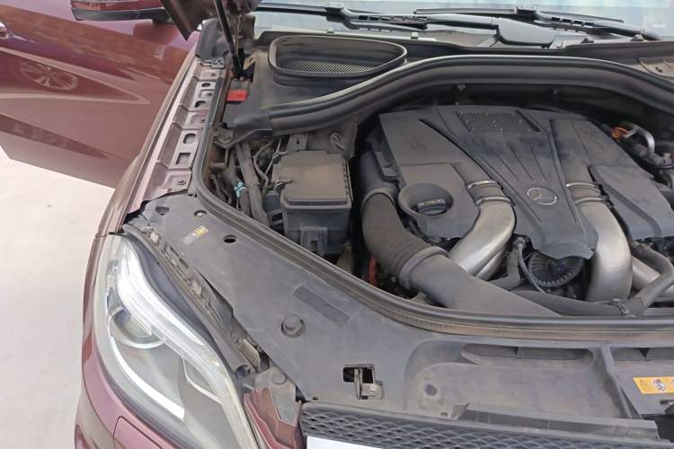Used Mercedes-Benz GL-Class 2013 GL 500 4MATIC Engine Bay Right