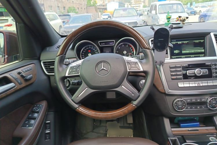 Used Mercedes-Benz GL-Class 2013 GL 500 4MATIC Steering Wheel
