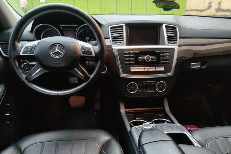 Used Mercedes-Benz GL-Class  Center Console