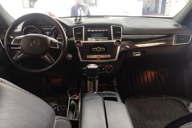 Used Mercedes-Benz GL-Class  Center Console