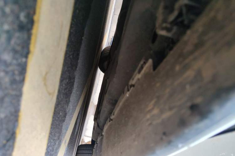 Used Mercedes-Benz GL-Class  Chassis Front Left