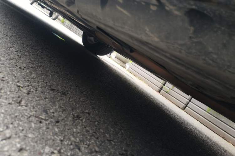 Used Mercedes-Benz GL-Class  Chassis Rear Left