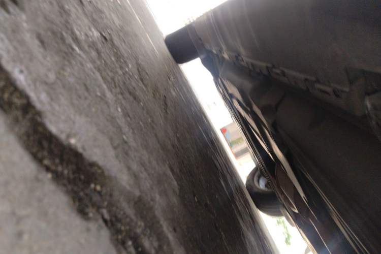 Used Mercedes-Benz GL-Class  Chassis Rear Left