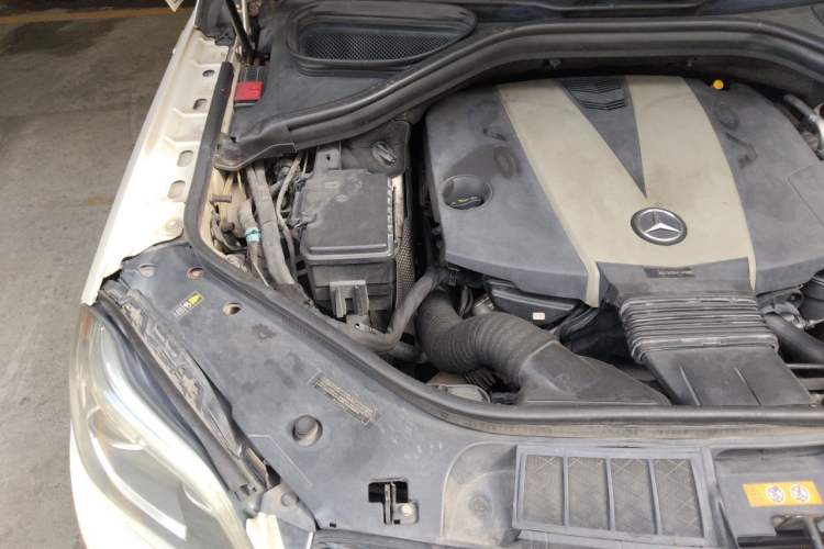 Used Mercedes-Benz GL-Class  Engine Bay Right