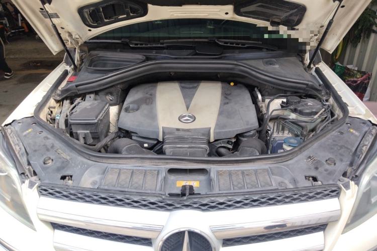 Used Mercedes-Benz GL-Class  Engine Bay