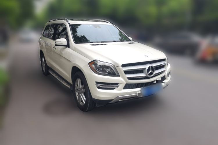 Used Mercedes-Benz GL-Class  Front Right 45 Deg