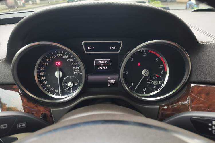 Used Mercedes-Benz GL-Class  Instrument Cluster