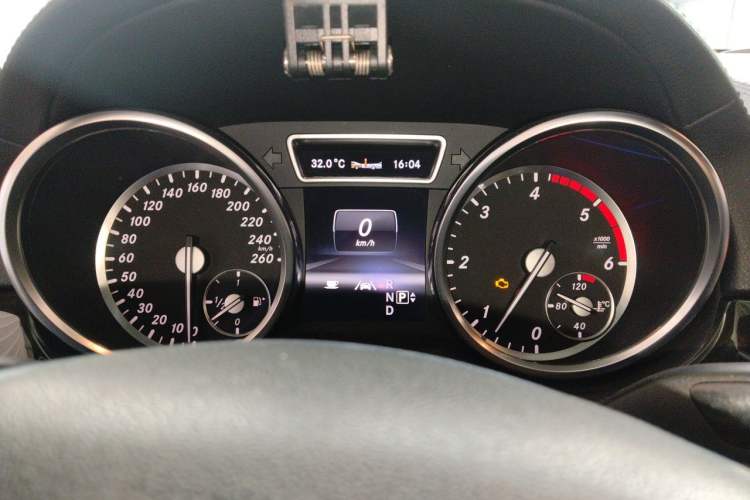 Used Mercedes-Benz GL-Class  Instrument Cluster