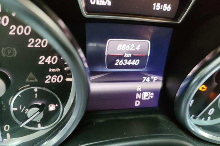 Used Mercedes-Benz GL-Class  Odometer Close Up