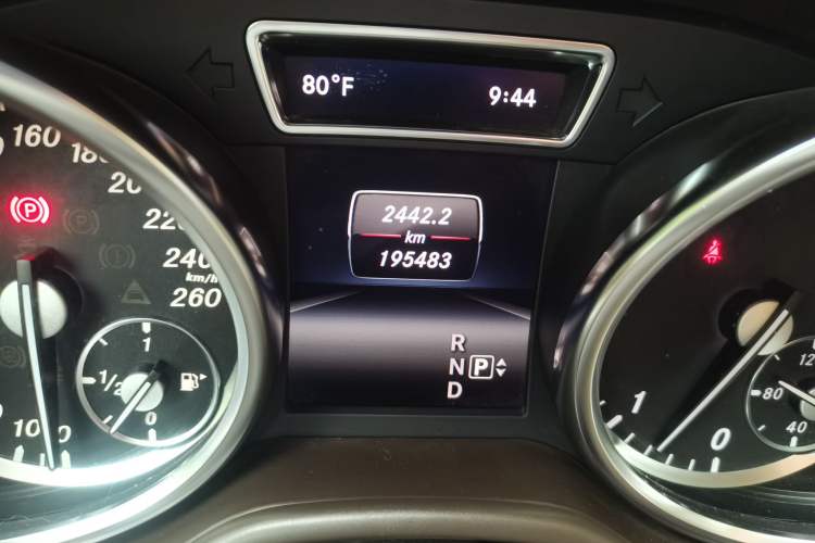Used Mercedes-Benz GL-Class  Odometer Close Up
