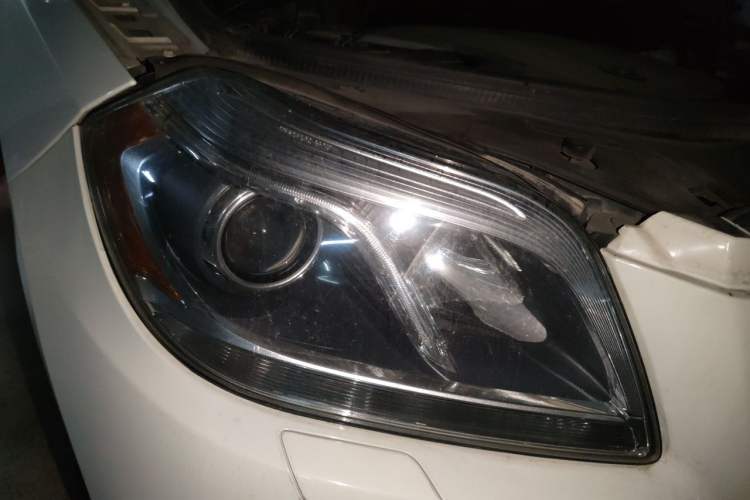 Used Mercedes-Benz GL-Class  Right Front Headlight