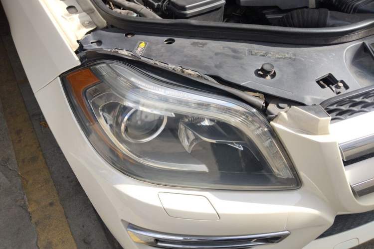 Used Mercedes-Benz GL-Class  Right Front Headlight