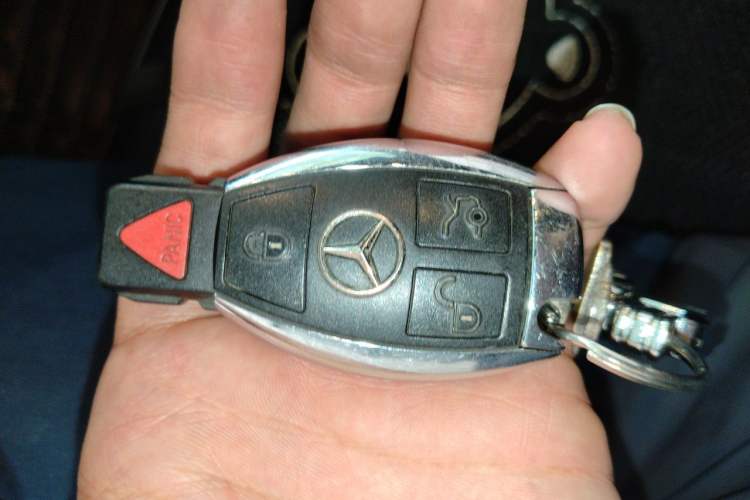 Used Mercedes-Benz GL-Class  Vehicle Key