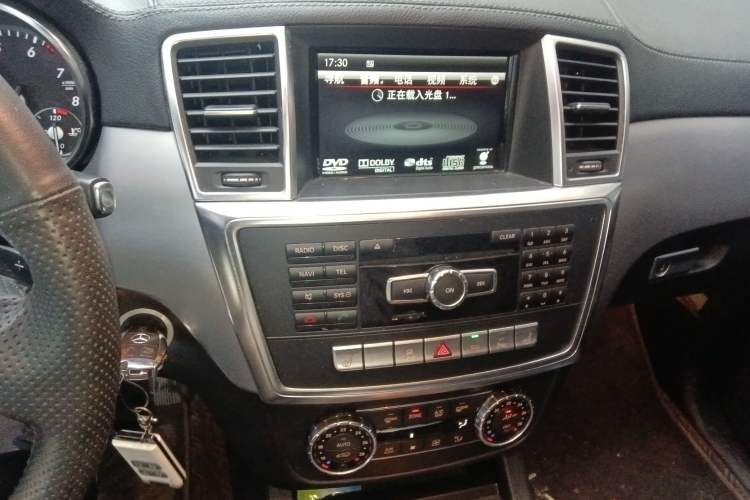 Used Mercedes-Benz GL-Class 2014 GL 400 4MATIC Dynamic Model Audio And AC Panel