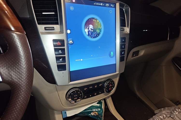 Used Mercedes-Benz GL-Class 2014 GL 350 CDI 4MATIC Audio And AC Panel