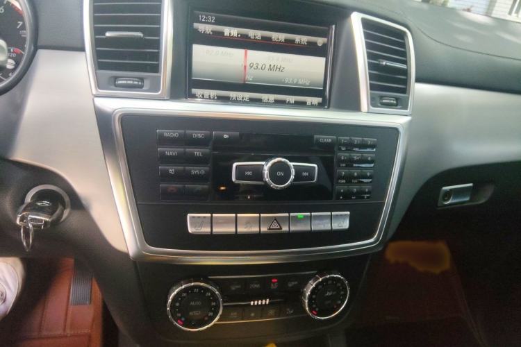 Used Mercedes-Benz GL-Class 2014 GL 400 4MATIC Dynamic Model Audio And AC Panel