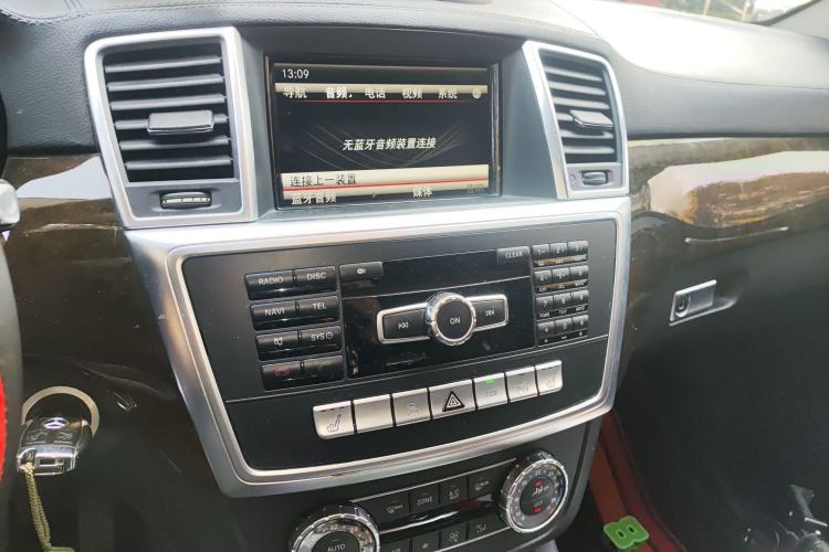 Used Mercedes-Benz GL-Class 2014 GL 350 CDI 4MATIC Audio And AC Panel