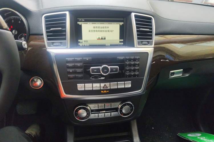 Used Mercedes-Benz GL-Class  Audio And AC Panel