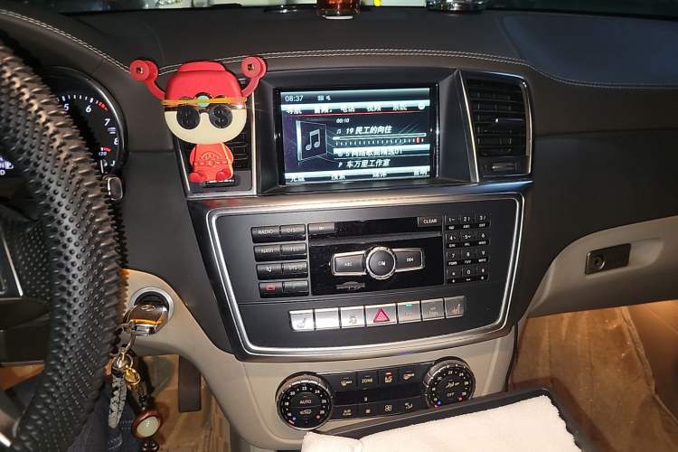 Used Mercedes-Benz GL-Class 2014 GL 400 4MATIC Dynamic Model Audio And AC Panel