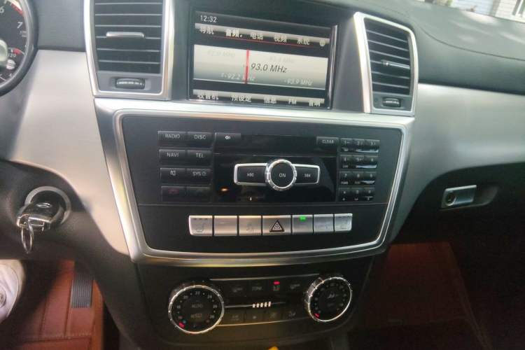 Used Mercedes-Benz GL-Class 2014 GL 400 4MATIC Dynamic Model Audio And AC Panel