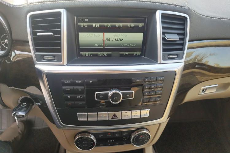 Used Mercedes-Benz GL-Class 2014 GL 350 CDI 4MATIC Audio And AC Panel