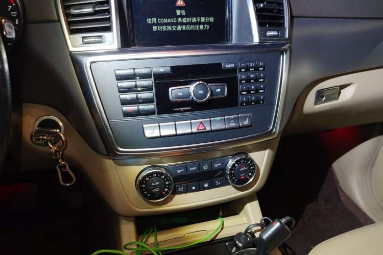 Used Mercedes-Benz GL-Class 2014 GL 400 4MATIC Dynamic Model Audio And AC Panel