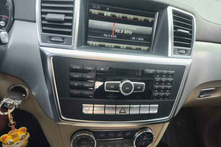 Used Mercedes-Benz GL-Class 2014 GL 400 4MATIC Dynamic Model Audio And AC Panel