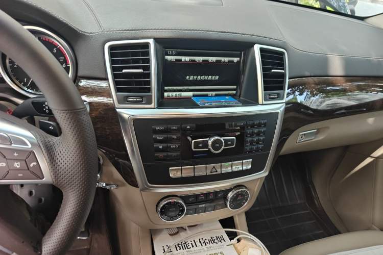 Used Mercedes-Benz GL-Class 2014 GL 350 CDI 4MATIC Audio And AC Panel