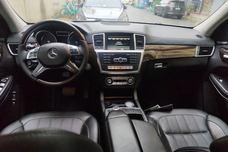 Used Mercedes-Benz GL-Class  Center Console