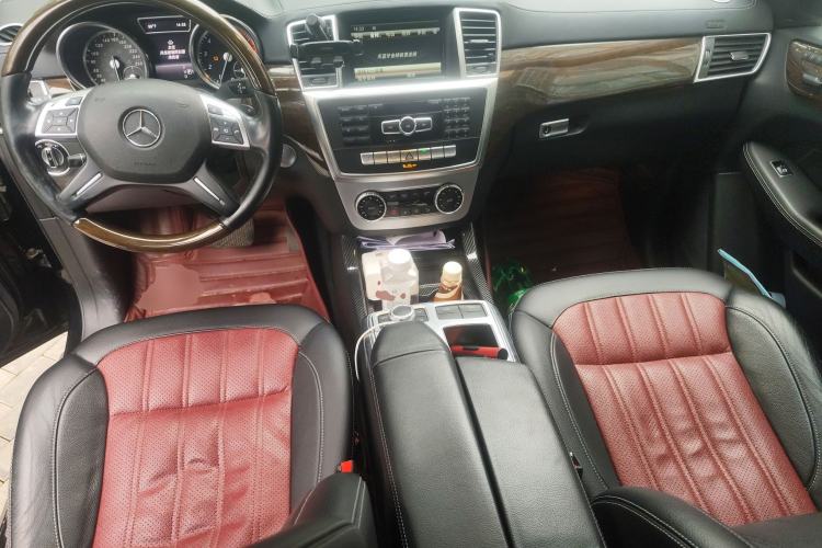Used Mercedes-Benz GL-Class 2014 GL 400 4MATIC Dynamic Model Center Console